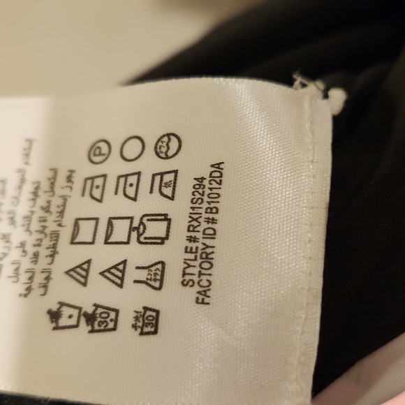 ❤️ BCBGMAXAZRIA SAMMIE SILK TOP, XS - Picture 8 of 13